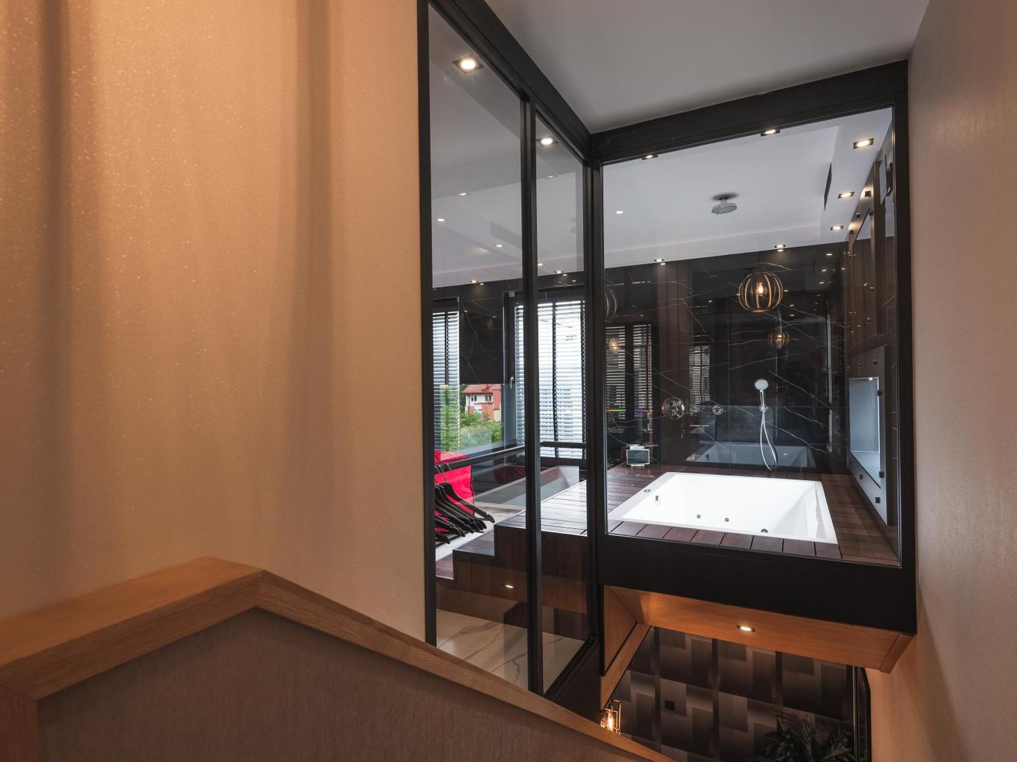 Art Penthouse With Jacuzzi - Krakow Center Apartment Room photo